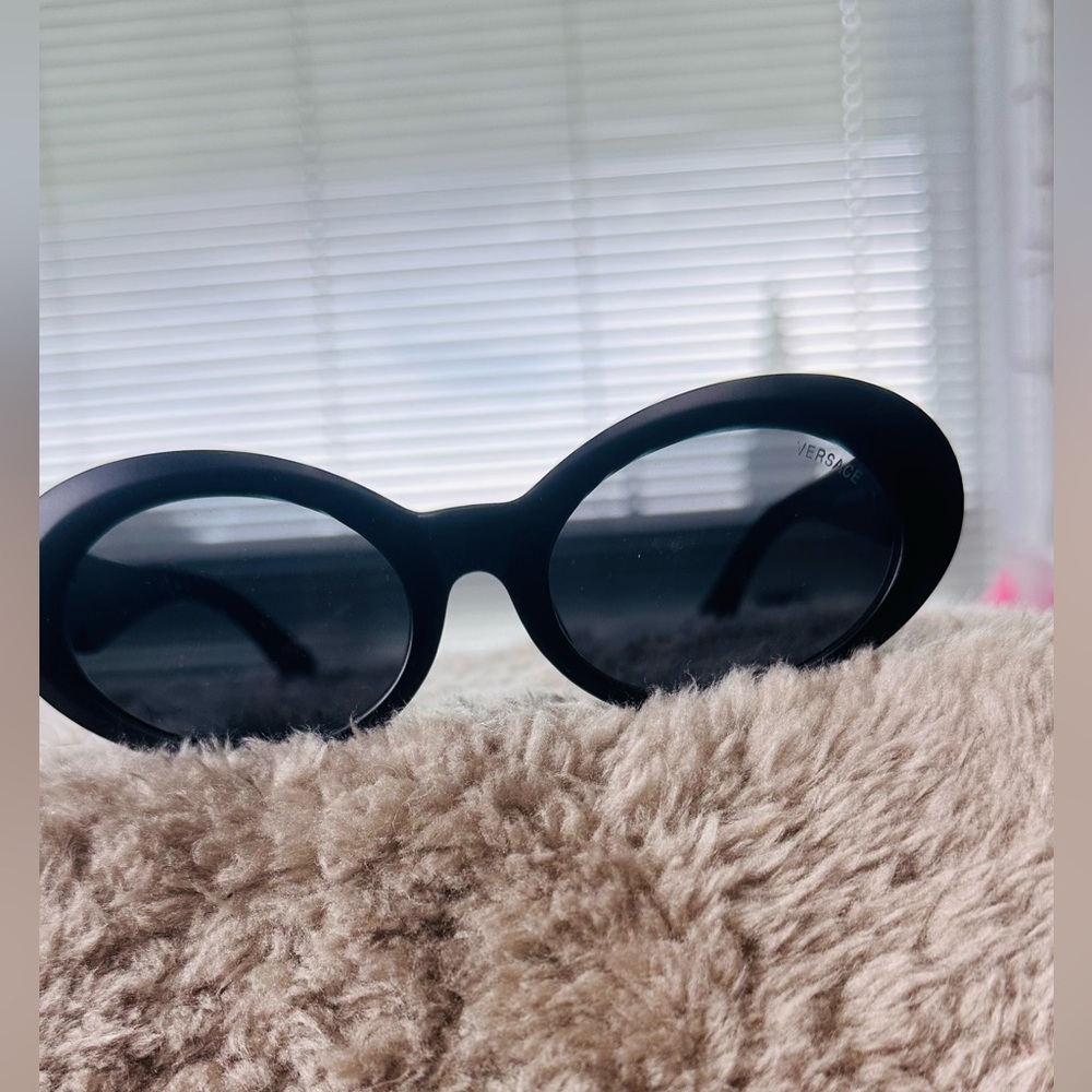 Black Oval Sunglasses